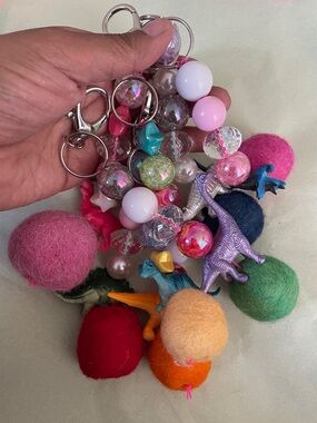Kid’s entrepreneur shop Colorful Dinosaur keychains for all 8